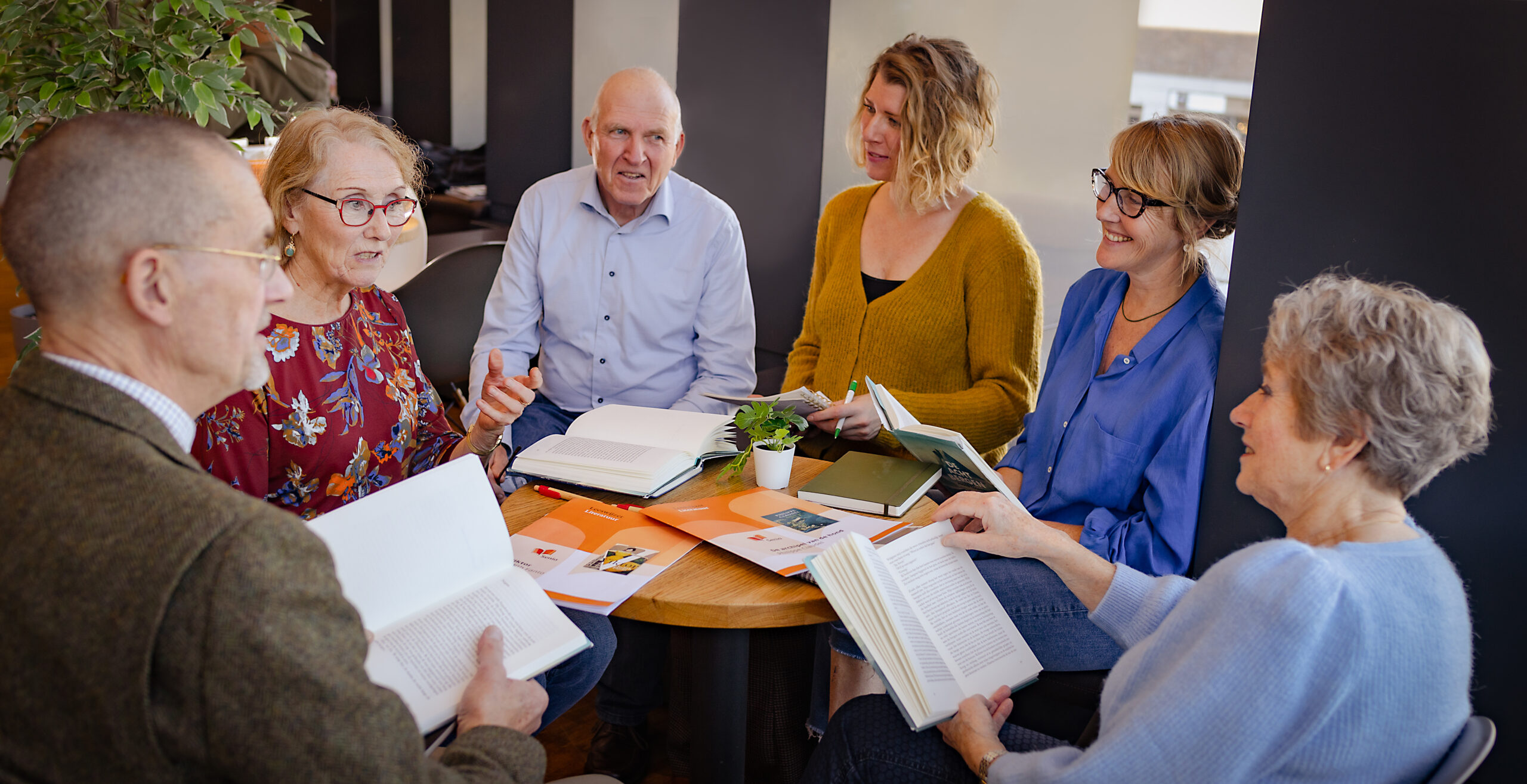 Je bekijkt nu Open leesclub over “t Hooge Nest” van Roxanne van Iperen op 16 augustus